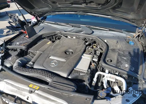 2017 Mercedes-Benz C 300 z USA, uszkodzony, nr VIN 55SWF4JB4HU228255